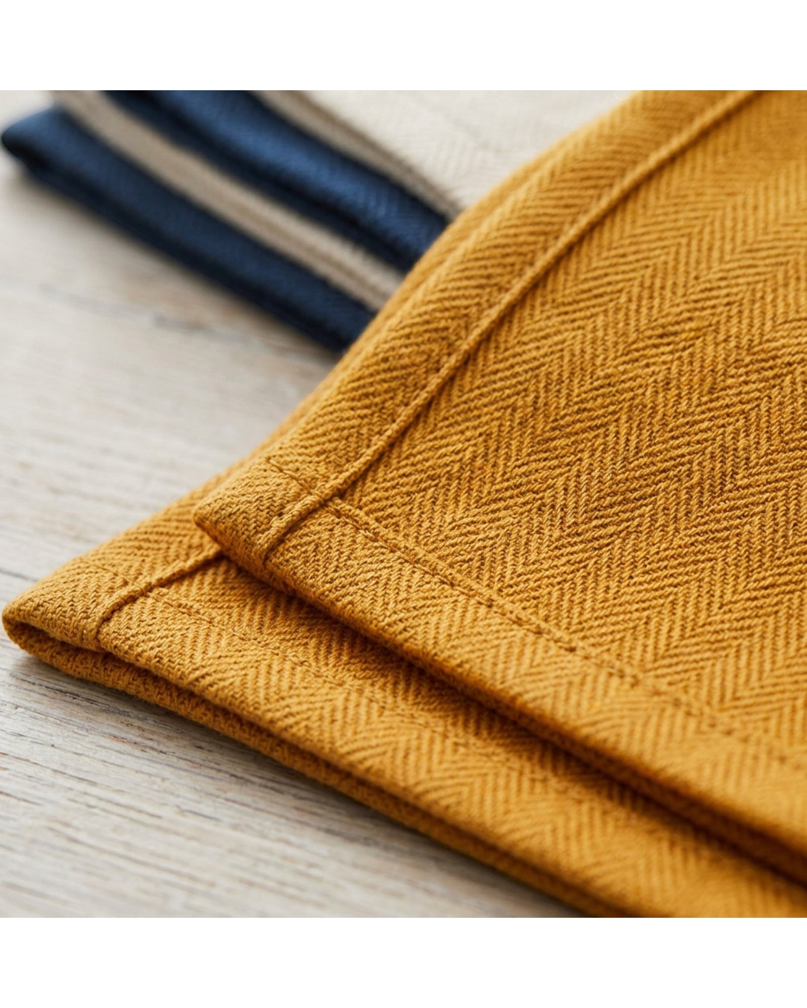 Clovn Cotton Herringbone Cleaning Cloths 32 x 32 cm Five Pack - Detail view